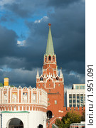 Вход в Кремль. Кутафья (Предмостная) и Троицкая башни. Москва (2010 год). Стоковое фото, фотограф E. O. / Фотобанк Лори