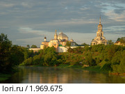 Древние стены Борисоглебского монастыря в утренних лучах (2006 год). Стоковое фото, фотограф Юрков Виктор Петрович / Фотобанк Лори