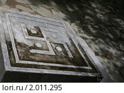 Тибет. Лхаса. Дворец Норбулинг. Ритуальная свастика (2006 год). Стоковое фото, фотограф Владислав Малышев / Фотобанк Лори