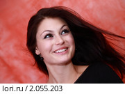 Счастливая молодая девушка. Стоковое фото, фотограф Alechandro / Фотобанк Лори