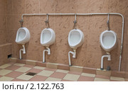 Писсуары (Pissoir) в общественном туалете. Стоковое фото, фотограф Алёшина Оксана / Фотобанк Лори