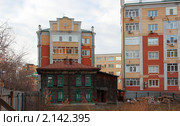 Последний деревянный двухэтажный дом (2010 год). Стоковое фото, фотограф Анатолий Матвейчук / Фотобанк Лори