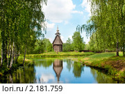 Этнографический музей деревянного зодчества, Кострома, Церковь Спаса Всемилостивого, речка Игуменка (2009 год). Редакционное фото, фотограф ElenArt / Фотобанк Лори