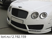 Автомобиль Bentley. Фрагмент (2010 год). Редакционное фото, фотограф Алёшина Оксана / Фотобанк Лори