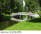 Михайловское, парк, мостик. Редакционное фото, фотограф Олег Зоркий / Фотобанк Лори