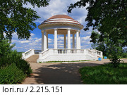 Ротонда в Александровском саду на берегу реки Вятки в Кирове (2010 год). Стоковое фото, фотограф Михаил Марковский / Фотобанк Лори