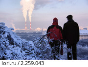 Мужчина и женщина смотрят на Москву с Воробьевых гор (2011 год). Стоковое фото, фотограф Илюхина Наталья / Фотобанк Лори
