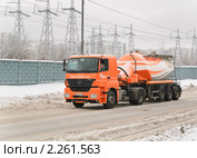 Седельный тягач «Мерседес-Бенц Аксор 1835LS» и полуприцеп-цементовоз ТЦ-21.9 (2010 год). Редакционное фото, фотограф Алёшина Оксана / Фотобанк Лори