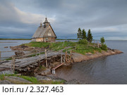 Деревянная церковь на острове. Стоковое фото, фотограф Михаил Иванов / Фотобанк Лори