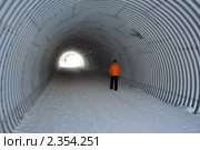 Сочи. Горнолыжный курорт "Роза-Хутор", тоннель между станциями канатной дороги (2011 год). Стоковое фото, фотограф Анна Мартынова / Фотобанк Лори
