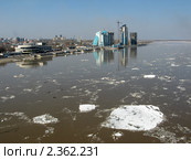 Весенний ледоход на реке Обь возле г. Барнаула (2010 год). Стоковое фото, фотограф Alexey D. / Фотобанк Лори
