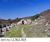 Руины античной крепости, защищавшей Траяновы врата, Болгария (2010 год). Стоковое фото, фотограф Алексей Стоянов / Фотобанк Лори