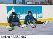Отдых уставших хоккеистов (2011 год). Редакционное фото, фотограф Игорь Момот / Фотобанк Лори