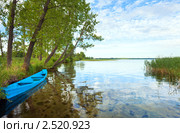 Лодка на озере. Стоковое фото, фотограф Юрий Брыкайло / Фотобанк Лори
