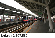 Станция надземного метро Бангкока (2011 год). Редакционное фото, фотограф Байбородин Михаил / Фотобанк Лори