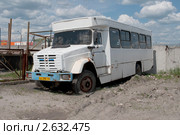Автобус ГолАЗ-4242 на шасси ЗиЛ-534332. Кличка "Годзила" (2011 год). Редакционное фото, фотограф Виктор Карасев / Фотобанк Лори