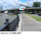 Москва. Золоторожская набережная. Таможенный мост (2011 год). Редакционное фото, фотограф lana1501 / Фотобанк Лори
