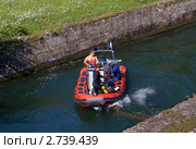 Водолазы проводят поисковую операцию (2011 год). Редакционное фото, фотограф Валентина Троль / Фотобанк Лори