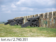 Старинные пушки на крепостном валу в Азове (2011 год). Стоковое фото, фотограф Борис Панасюк / Фотобанк Лори