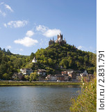 Замок Reichsburg Cochem в городе Кохем. Германия (2011 год). Стоковое фото, фотограф Владимир Чинин / Фотобанк Лори