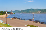 Вид на Амур с набережной Комсомольска-на-Амуре от речного вокзала летом в ясную солнечную погоду (2011 год). Стоковое фото, фотограф Сергей Гусев / Фотобанк Лори