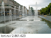 Реджо-Эмилия. Фонтан на площади (2011 год). Редакционное фото, фотограф Parmenov Pavel / Фотобанк Лори