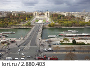 Вид с Эйфелевой башни на Йенский мост, набережную реки Сены и дворец Шайо (2011 год). Стоковое фото, фотограф Яна Королёва / Фотобанк Лори