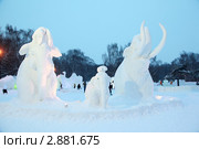 Снежные скульптуры в парке (2010 год). Редакционное фото, фотограф Losevsky Pavel / Фотобанк Лори