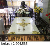 Санкт-Петербург, надгробие Петра Великого в Петропавловском соборе (2011 год). Редакционное фото, фотограф Дмитрий Неумоин / Фотобанк Лори