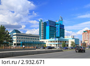 Вид на комплекс зданий ООО "Газпром трансгаз Сургут". Город Сургут, Ханты-Мансийский автономный округ (2011 год). Редакционное фото, фотограф Григорий Писоцкий / Фотобанк Лори