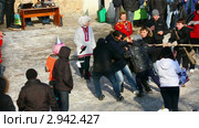 Перетягивание каната. Праздник масленицы (2011 год). Редакционное видео, видеограф Михаил Коханчиков / Фотобанк Лори