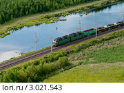 Локомотив с вагонами, вид сверху. Стоковое фото, фотограф Кекяляйнен Андрей / Фотобанк Лори