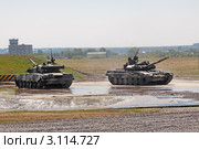 IV международный салон вооружения и военной техники. Выставка технологии в машиностроении 2010. Основной российский танк Т-90. Редакционное фото, фотограф Игорь Долгов / Фотобанк Лори