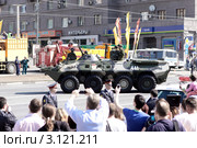 Парад Победы 9 мая в Москве. Новый Арбат. Боевая машина пехоты (2010 год). Редакционное фото, фотограф Ярослав Каминский / Фотобанк Лори