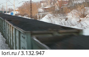 Грузовой электровоз ВЛ10-1029 с углем отъезжает от станции Уфа. Перевозка угля железнодорожным транспортом (2011 год). Редакционное видео, видеограф Mikhail Erguine / Фотобанк Лори