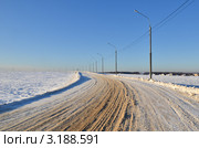 Заснеженная дорога к санно - бобслейной трассе "Парамоново" (2012 год). Редакционное фото, фотограф Елена Коромыслова / Фотобанк Лори