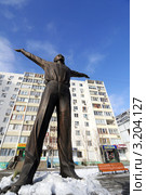 Памятник Юрию Гагарину на проспекте Королева в Ростове-на-Дону (2012 год). Редакционное фото, фотограф Олег Пчелов / Фотобанк Лори