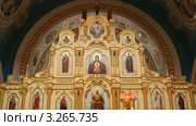 Русская православная церковь. Всенощное бдение ( Вечерня ). Праздничное облачение голубого цвета. Стоковое видео, видеограф Mikhail Erguine / Фотобанк Лори