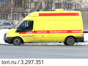 Реанимобиль скорой медицинской помощи (2012 год). Редакционное фото, фотограф Александр Тарасенков / Фотобанк Лори