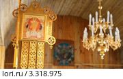 Русская православная церковь. Храм святого праведного Симеона Верхотурского, Уфа. Внутреннее убранство, Хоругвь. Стоковое видео, видеограф Mikhail Erguine / Фотобанк Лори