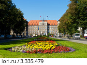 Аллея Иоанна Павла II и здание администрации города Щецин, Польша (2010 год). Редакционное фото, фотограф Sergey Kohl / Фотобанк Лори