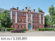 Крутовские казармы. Город Орехово-Зуево. Московская область (2011 год). Редакционное фото, фотограф stargal / Фотобанк Лори