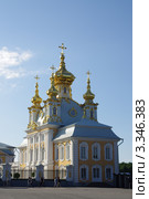 Церковный корпус, Петергоф, верхний сад, Церковь Петра и Павла (2011 год). Редакционное фото, фотограф Nataliya Sabins / Фотобанк Лори