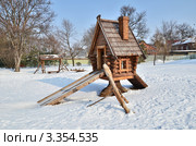 Город Дмитров. Избушка на курьих ножках (2012 год). Стоковое фото, фотограф Елена Коромыслова / Фотобанк Лори