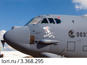 Вид на Boeing B-52 американский стратегический бомбардировщик представленный Международном авиакосмическом салоне МАКС , Жуковский, Россия (2011 год). Редакционное фото, фотограф Николай Винокуров / Фотобанк Лори