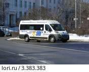 Маршрутное такси № 369м "М.Марьина Роща - м.Рижская"едет по улице Суворовская площадь. Москва (2012 год). Редакционное фото, фотограф lana1501 / Фотобанк Лори