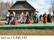 Белорусские народные танцы, Беларусь (2012 год). Редакционное фото, фотограф Марина Шатерова / Фотобанк Лори