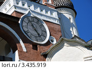 Часы на звоннице Спасо-Евфимиева монастыря, Суздаль (2008 год). Редакционное фото, фотограф katalinks / Фотобанк Лори
