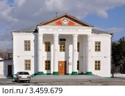 Заводоуковск. Здание ДК "Машзавода". (2012 год). Редакционное фото, фотограф Александр Тараканов / Фотобанк Лори
