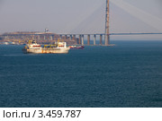 Владивосток. Завершение строительства моста на остров Русский через пролив Босфор Восточный. (2012 год). Редакционное фото, фотограф Сергеев Игорь / Фотобанк Лори
